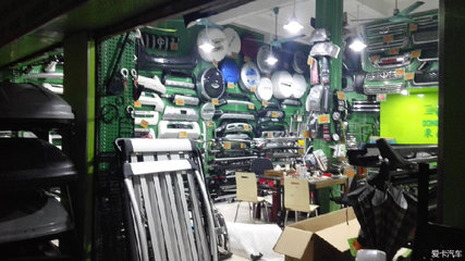 閑逛廣州永福路汽車用品一條街 探秘汽車零配件批發(fā)集散地